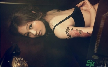 女生紋身紋哪兒比較好看？紋身可以徹底洗掉嗎？