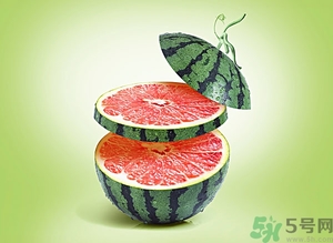 凍成冰的西瓜能吃嗎？吃西瓜拉肚子是怎么回事？