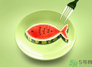 凍成冰的西瓜能吃嗎？吃西瓜拉肚子是怎么回事？