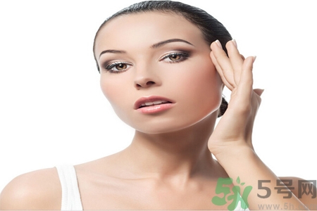 鼻子兩側(cè)長痘的原因是什么？如何去除鼻子兩側(cè)的痘？