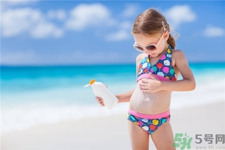 夏天涂防曬霜有用嗎？吃什么防曬又美白？