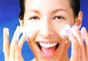 鼻子兩側(cè)長痘的原因是什么？如何去除鼻子兩側(cè)的痘？