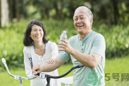 怎么洗掉水果上的農(nóng)藥？農(nóng)藥殘留的危害有哪些？