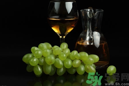 紅酒開瓶器怎么用？沒有開瓶器怎么開紅酒？