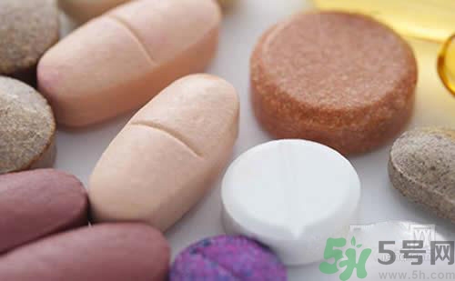 鈣片和維生素c可以一起吃嗎？鈣片和維生素一起吃好不好？