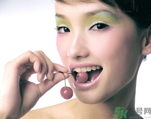 眼影干了怎么辦？眼影保質(zhì)期一般多久？