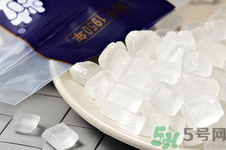 冰糖和白糖紅糖有什么區(qū)別？冰糖和普通糖有什么區(qū)別？