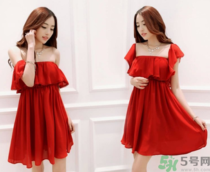 一字領的衣服怎么配內(nèi)衣？一字領的衣服怎么穿內(nèi)衣？