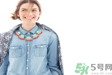 白衣服被染色怎么辦？衣服染色去除小竅門