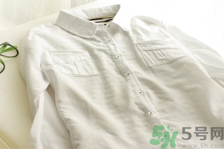 白衣服被染色怎么辦？衣服染色去除小竅門