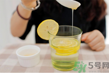 早晨空腹喝蜂蜜水好嗎？蜂蜜水什么時候喝好？