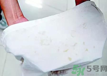 石榴水弄衣服上怎么洗？石榴汁怎么清洗？