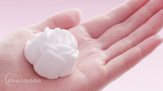 kanebo玫瑰潔面乳怎么樣？kanebo玫瑰洗面奶好用嗎？