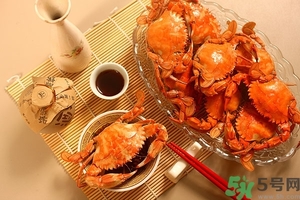 吃螃蟹可以喝紅酒嗎？吃螃蟹可以喝酒嗎？