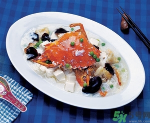 蘋(píng)果和螃蟹能一起吃嗎？吃螃蟹不能吃什么水果和食物？