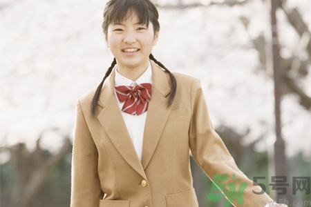 初中生女生的標準胸圍是多少？初中女生正常胸圍是多少？