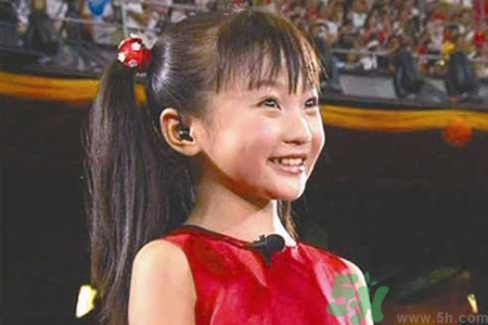9歲女生的標準身高體重是多少？9歲女生正常身高體重是多少？