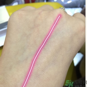 菲詩(shī)小鋪水光無(wú)瑕氣墊修顏乳怎么樣？菲詩(shī)小鋪氣墊cc好用嗎？