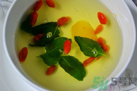 枸杞和檸檬能一起泡水喝嗎？檸檬枸杞茶的功效