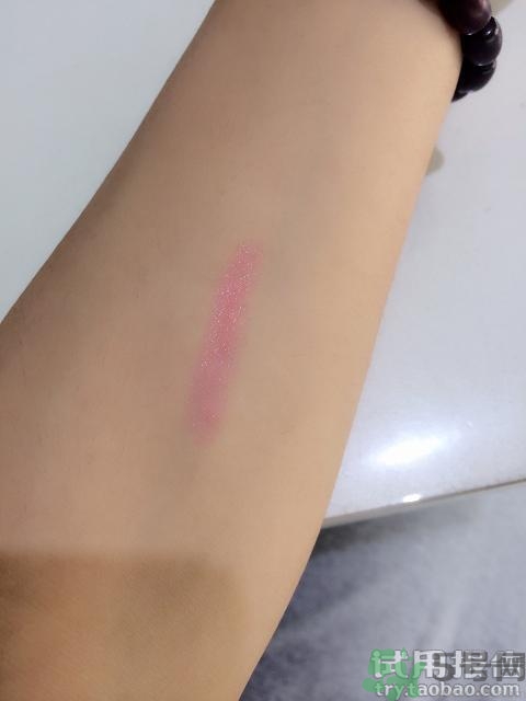 夢(mèng)妝唇膏筆怎么用?夢(mèng)妝唇膏筆使用方法。