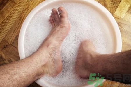 怎么治腳臭？腳臭的原因是什么？