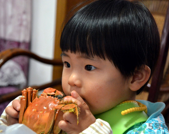 小孩子可以吃螃蟹嗎？小孩吃螃蟹好嗎？