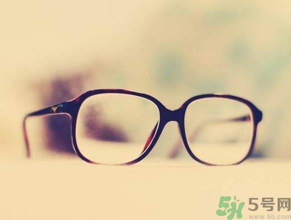 散光多少度算嚴(yán)重？散光相當(dāng)于近視多少度？