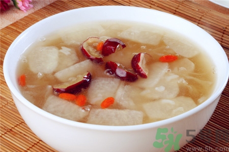 秋季吃什么滋陰潤肺？秋季女人養(yǎng)生滋陰潤肺湯譜