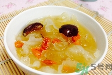 秋季吃什么滋陰潤肺？秋季女人養(yǎng)生滋陰潤肺湯譜
