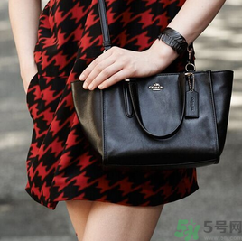 coach和gucci哪個好？coach和gucci哪個好看？