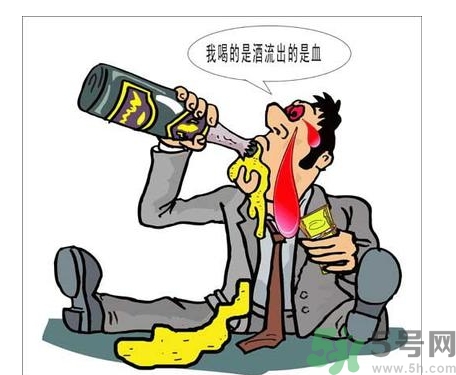 酒精中毒的早期癥狀有哪些？酒精中毒的癥狀有哪些？