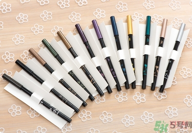 solone眼線筆怎么削？怎么推出來(lái)？