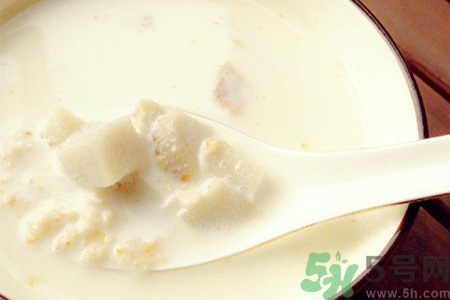 吃芋頭可以喝牛奶嗎？吃芋頭喝牛?奶有什么好處？