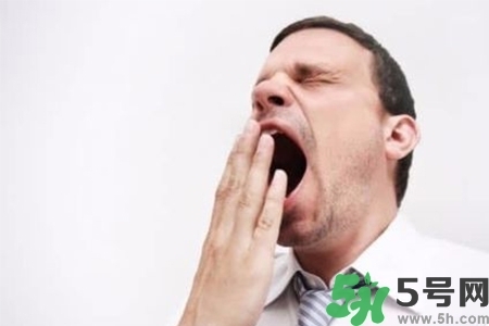 下午犯困怎么辦？犯困按摩什么穴位效果最快？