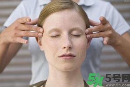 下午犯困怎么辦？犯困按摩什么穴位效果最快？