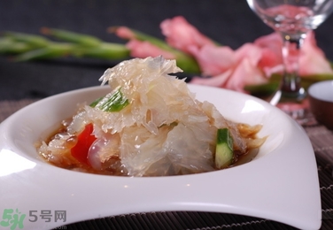 海蜇是葷菜還是素菜？海蜇是動(dòng)物還是植物？