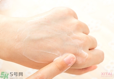 資生堂護(hù)手霜怎么樣？資生堂護(hù)手霜100g紅罐好用嗎？