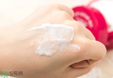 資生堂護(hù)手霜怎么樣？資生堂護(hù)手霜100g紅罐好用嗎？