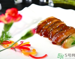 海參可以帶上飛機(jī)嗎？活海參可以托運(yùn)嗎？