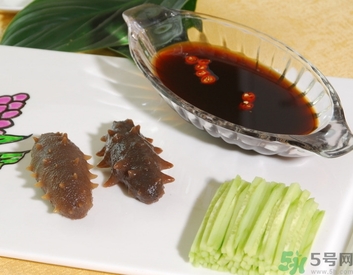 海參可以和雞蛋一起吃嗎？海參可以和雞一起煲湯嗎？