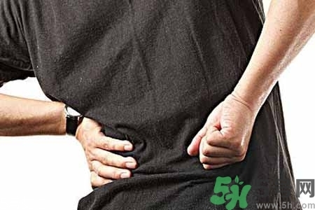 僵直性脊椎炎的癥狀有哪些？怎樣預(yù)防僵直性脊椎炎？