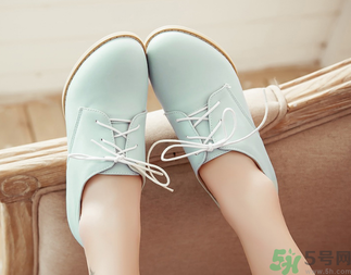 秋天穿什么鞋子百搭？秋天穿什么鞋子好看？