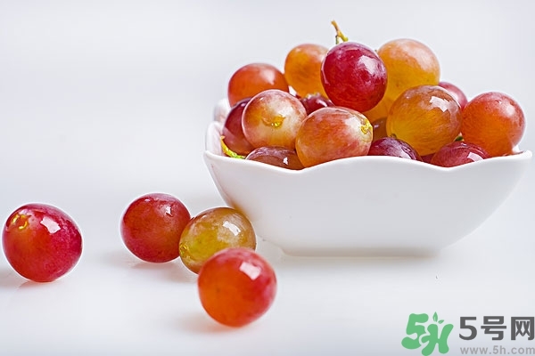 葡萄籽怎么吃效果最好？無(wú)籽葡萄對(duì)身體有害嗎？