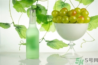 葡萄和蘋果可以一起吃嗎？葡萄和蘋果可以一起榨汁嗎？