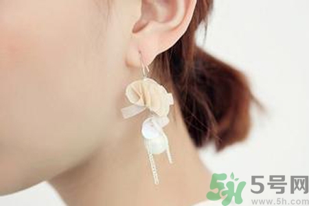 耳洞發(fā)炎流膿怎么辦？耳洞紅腫癢怎么辦？