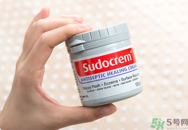 Sudocrem屁屁霜怎么用？sudocrem屁屁霜初生寶寶能用嗎？