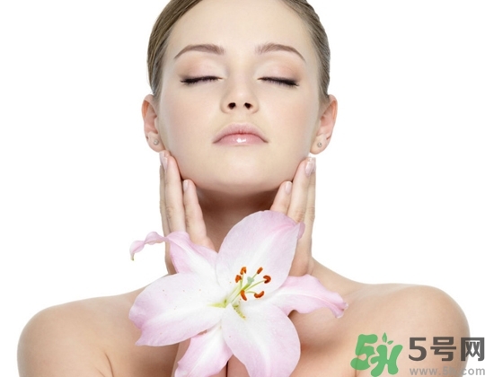 夏天曬黑了多久恢復(fù)？夏天曬黑了怎么白回來？