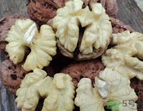新鮮核桃能吃嗎？新鮮核桃能生吃嗎？