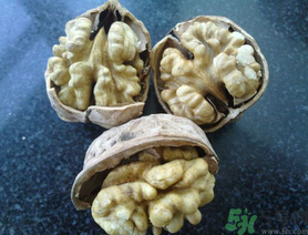 新鮮核桃能冷凍嗎？新鮮核桃能放冰箱嗎？