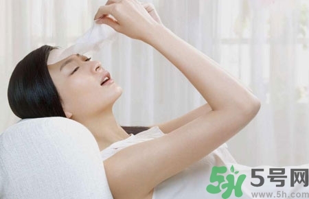 夏天曬黑了多久恢復(fù)？夏天曬黑了怎么白回來？